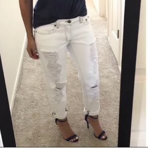 LF Carmar Distressed Jeans